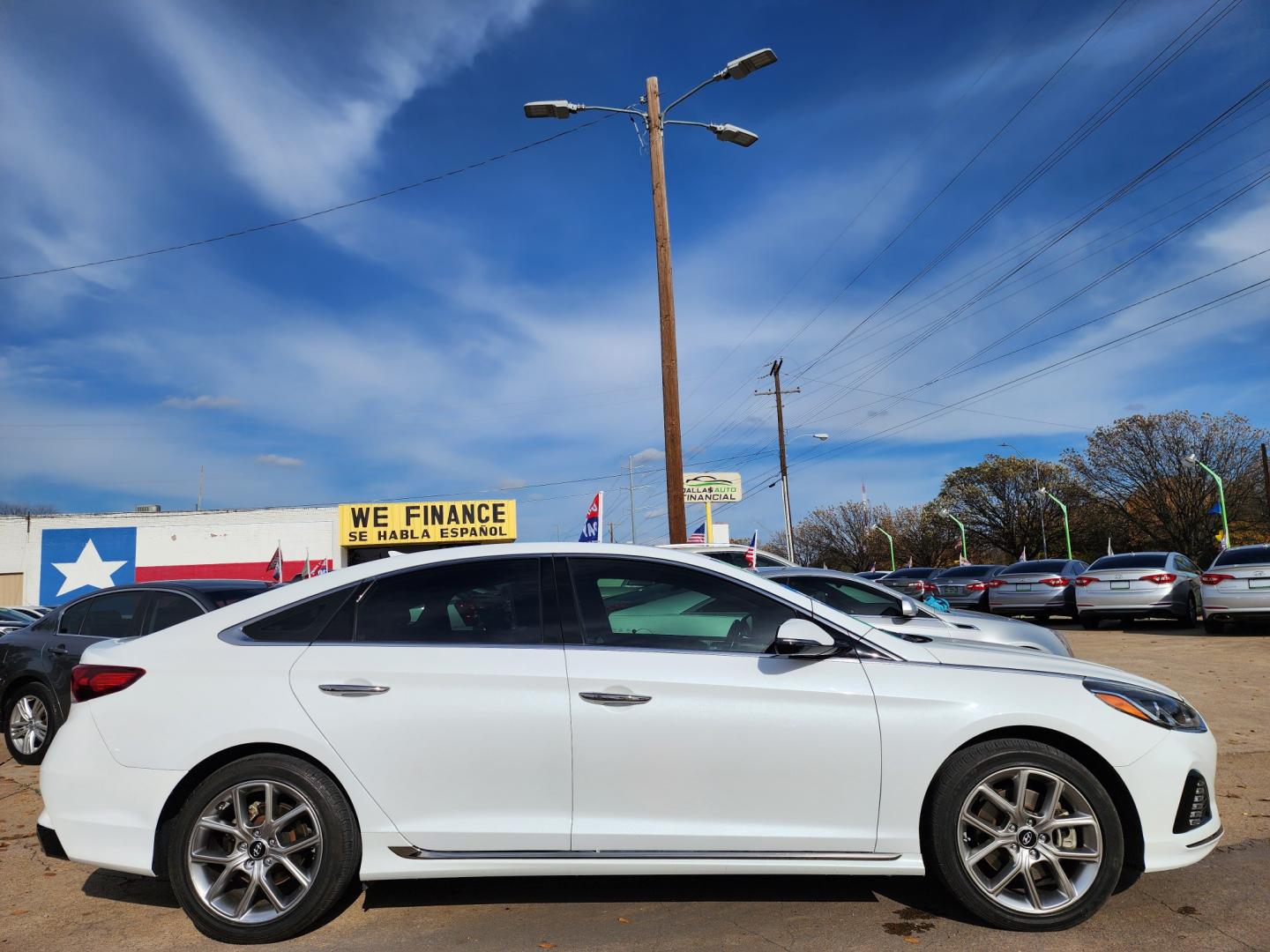 2018 DIAMOND WHITE Hyundai Sonata Sport (5NPE34AB5JH) with an 2.0L engine, AUTO transmission, located at 2660 S.Garland Avenue, Garland, TX, 75041, (469) 298-3118, 32.885551, -96.655602 - Welcome to DallasAutos4Less, one of the Premier BUY HERE PAY HERE Dealers in the North Dallas Area. We specialize in financing to people with NO CREDIT or BAD CREDIT. We need proof of income, proof of residence, and a ID. Come buy your new car from us today!! This is a Very clean 2018 HYUNDAI SON - Photo#2